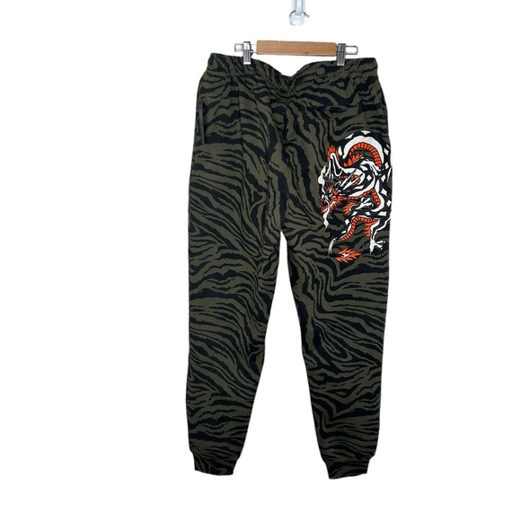 Ed Hardy Men’s Zebra Camo Jogger Sweatpants - Picture 4 of 11